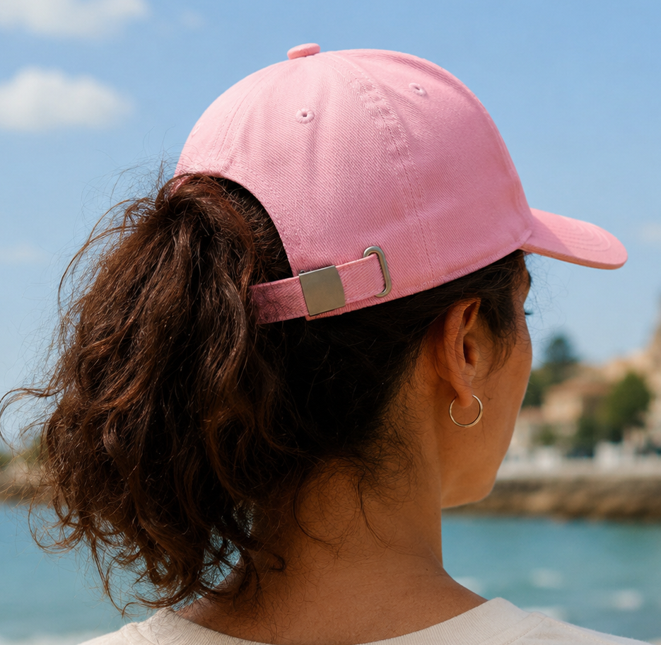 detalle cierre trasero gorra

